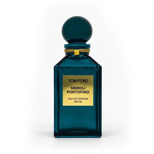 Tom Ford Neroli Portofino Parfümprobe bestellen: Ein Duft, der die zeitlose Eleganz und die sinnliche Frische von Portofino einfängt. Erforschen Sie die belebende Atmosphäre von Neroli Portofino und lassen Sie sich von seiner erfrischenden Leichtigkeit und seinem unverwechselbaren Charakter verführen. Entdecken Sie die sinnliche Frische mit einer Parfümprobe von Tom Ford Neroli Portofino.